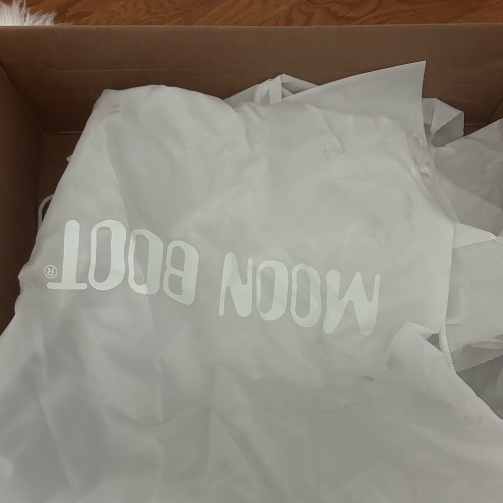 Never Worn Brand New with Tags - Moon Boots in Original Packaging! - Picture 3 of 8